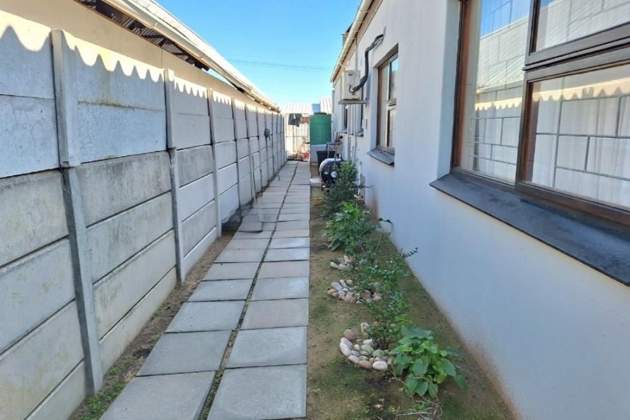 4 Bedroom Property for Sale in Lamberts Bay Western Cape